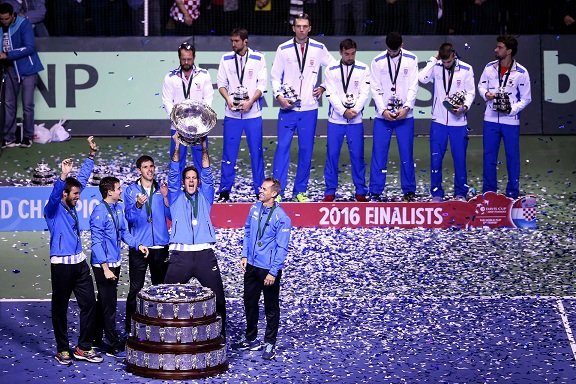 Tennis - Croatia v Argentina - Davis Cup Final - Arena Zagreb, Croatia - 27/11/16 Argentina's Leonardo Mayer, Guido Pella, Federico Delbonis, Juan Martin del Potro and Daniel Orsanic react during the victory ceremony. REUTERS/Marko Djurica
