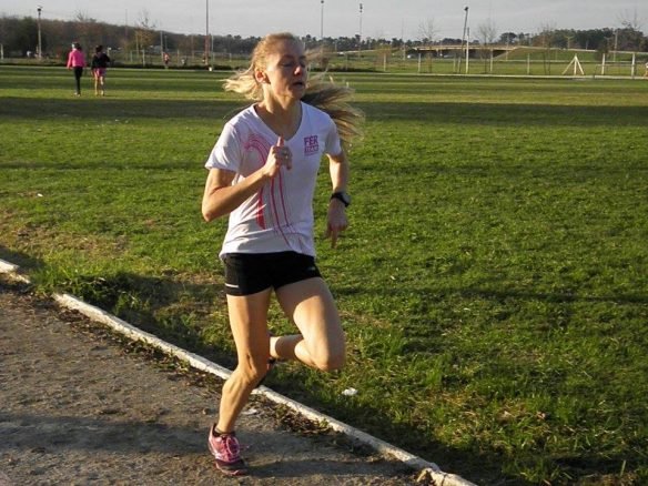 Atletismo: CHIARA MAINETTI SE ADJUDICÓ EL «25% ANIVERSARIO DE AIRE LIBRE FM»