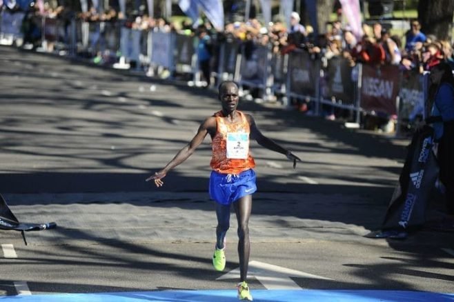 Atletismo: EL KENIATA BARNABAS KIPTUM Y LA ETÍOPE AMEWORK BOSHO FUERON LOS GANADORES DEL 33° MARATÓN DE BUENOS AIRES
