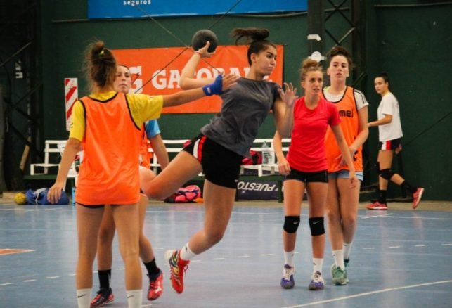 Handball femenino: LAS JUVENILES CONTINÚAN CON LA PREPARACIÓN PARA EL PANAMERICANO DE BUENOS AIRES