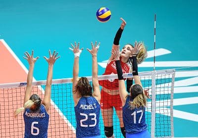 Vóley femenino: CAÍDA EN SETS CORRIDOS PARA LAS PANTERAS