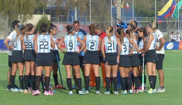 Juegos ODESUR: LAS LEONAS CATALINA LÁBAKE, VICTORIA SAUZE, AGOSTINA ALONSO Y EL ENTRENADOR WALTER CONNA HABLARON LUEGO DEL TRIUNFO EN LA FINAL