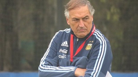Fútbol femenino: NOTA A CARLOS BORRELLO, ENTRENADOR DE LAS SELECCIONES FEMENINAS DE AFA