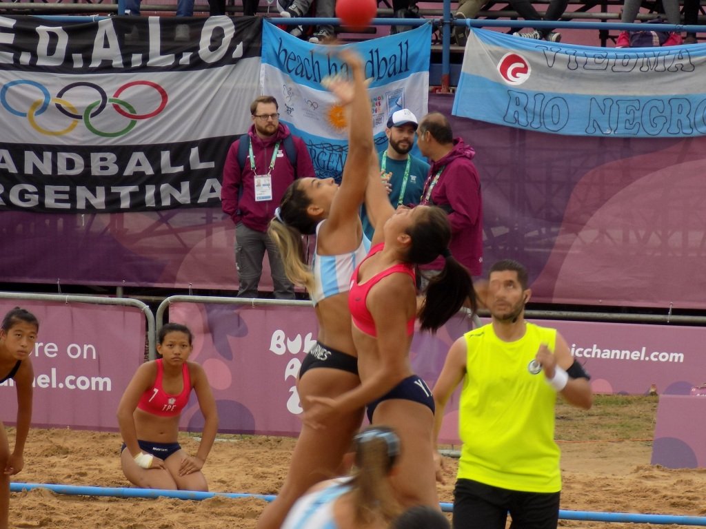 YOG BA 2018: AMBOS EQUIPOS DE BEACH HANDBALL ESTÁN EN SEMIFINALES