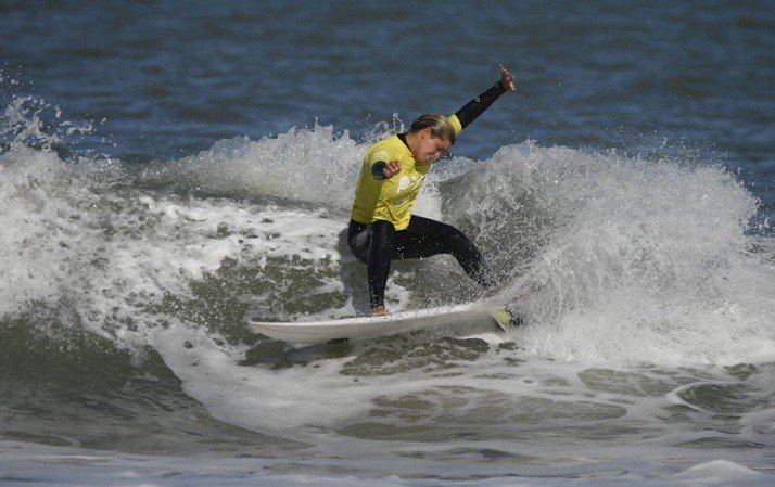 Surf: MARTÍN PASSERI Y JOSEFINA ANÉ GANARON EN LA PRIMERA FECHA DEL CIRCUITO ARGENTINO 2018/2019
