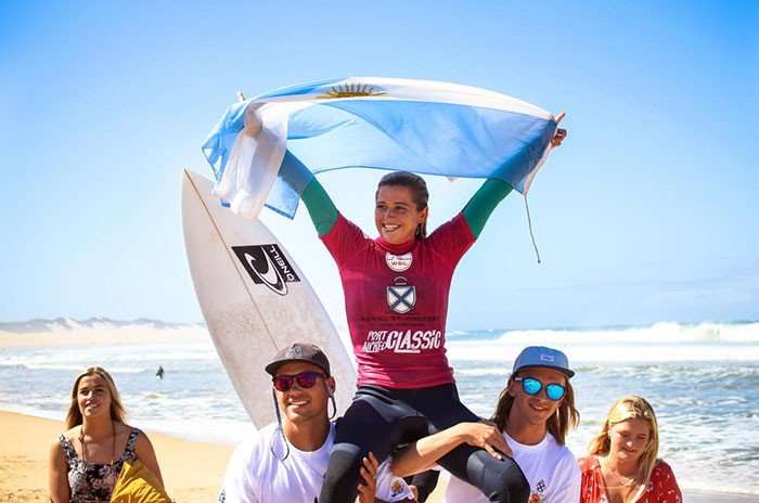 Surf: JOSEFINA ANÉ SIGUE SUMANDO VICTORIAS