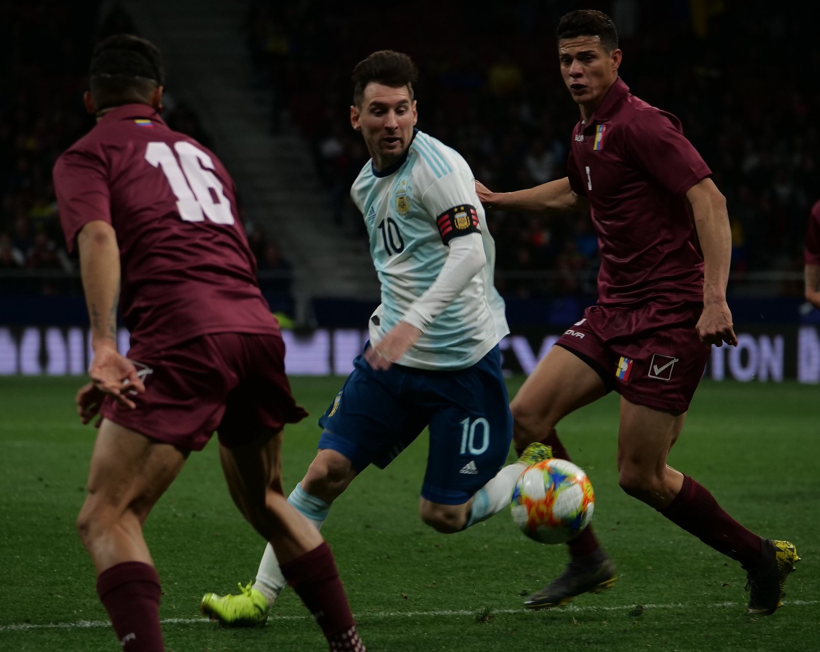 Fútbol: CON MESSI NO ES SUFICIENTE