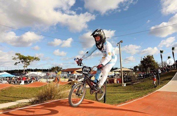 Ciclismo BMX: DESTACADAS ACTUACIONES DE GONZALO MOLINA Y FEDERICO VILLEGAS