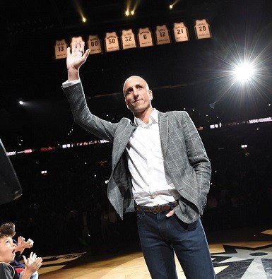 Básquet: MANU GINÓBILI Y UNA NOCHE HISTÓRICA EN EL RETIRO DE SU CAMISETA DE SAN ANTONIO