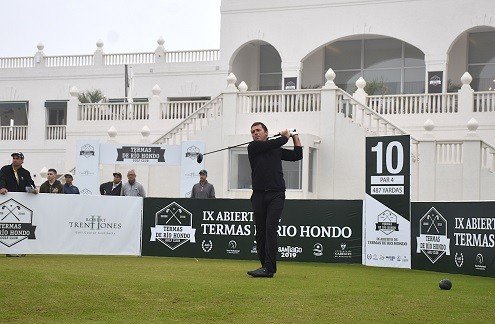 Golf: MIRI CARRANZA AL FRENTE Y RÉCORD DE CANCHA EN TERMAS DE RÍO HONDO