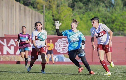 Fútbol femenino: BOCA GOLEÓ A ESTUDIANTES LA PLATA Y CONTINÚA EN LO MÁS ALTO DE LA TABLA