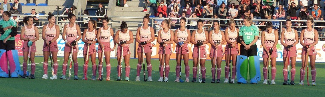 Hockey césped femenino: CARLA REBECCHI Y SILVINA D'ELÍA LUEGO DEL CUARTO PARTIDO DE LA SERIE FRENTE A ESPAÑA