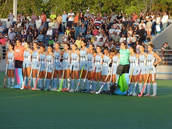 Hockey césped femenino: AGOSTINA ALONSO, JOSEFINA RUBENACKER Y SOFÍA RAMALLO, LUEGO DEL TRIUNFO DE LAS LEONAS EN EL PRIMER PARTIDO DE LA SERIE