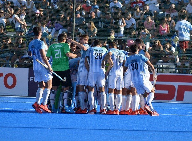 Hockey césped masculino: PEDRO IBARRA Y LUCAS MARTÍNEZ LUEGO DEL PRIMER PARTIDO CON HOLANDA POR FIH PRO LEAGUE