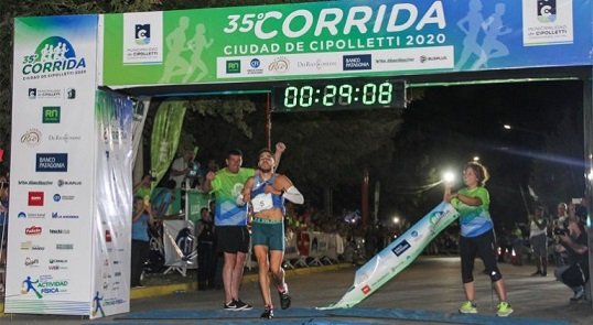 Atletismo: BERNARDO MALDONADO Y TATIELE ROBERTA DE CALVALHO GANARON LA EDICIÓN 35° CORRIDA CIUDAD DE CIPOLLETTI