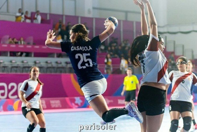Notas: MICAELA CASASOLA, GARRA Y PASIÓN POR EL HANDBALL