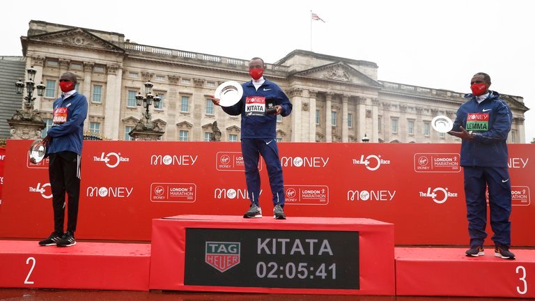 Atletismo: KITATA BRILLÓ BAJO LA LLUVIA EN LA MARATÓN DE LONDRES