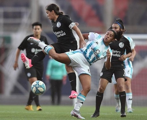 Fútbol femenino: JUGARON LOS CUARTOS DE FINAL DEL TORNEO TRANSICIÓN 2020