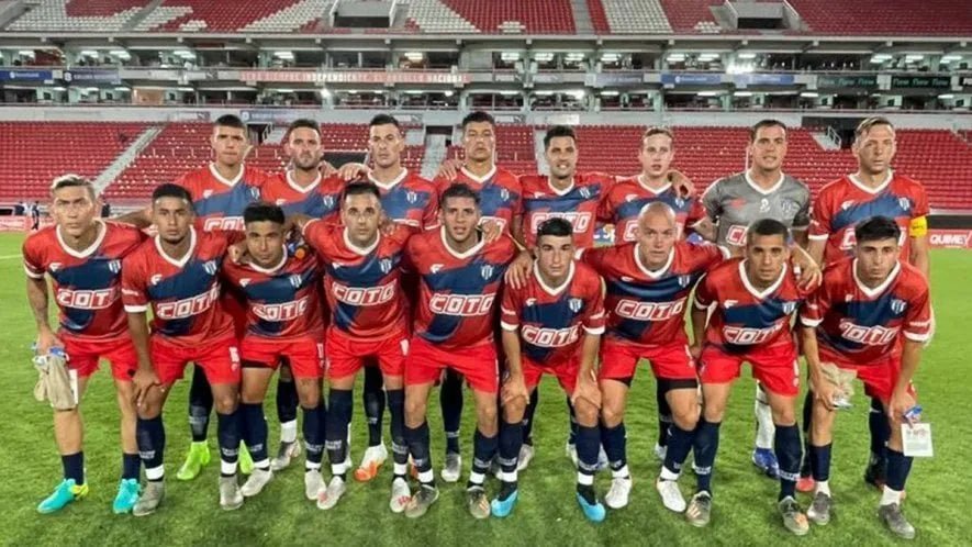 Fútbol masculino: CULMINÓ LA PRIMERA B METROPOLITANA CON LOS ASCENSOS DE ALMIRANTE BROWN Y TRISTÁN SUÁREZ
