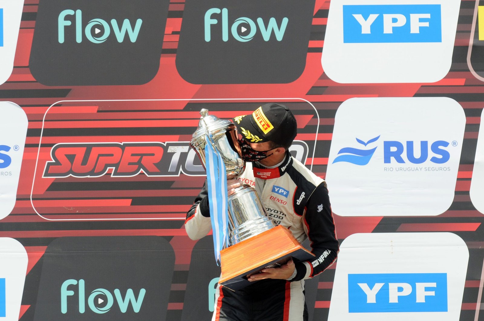 Automovilismo: MATÍAS ROSSI ES CAMPEÓN DEL SUPER TC 2000