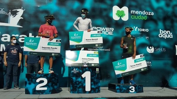 Atletismo: POBLETE Y OCAMPO GANARON EL MEDIO MARATÓN DE MENDOZA