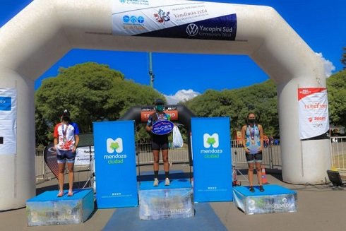 Triatlón: FIDEL DÍAZ Y ROMINA  BIAGIOLI SE IMPUSIERON EN LA 35° EDICIÓN DE LA TRADICIONAL PRUEBA INTERNACIONAL VENDIMIA