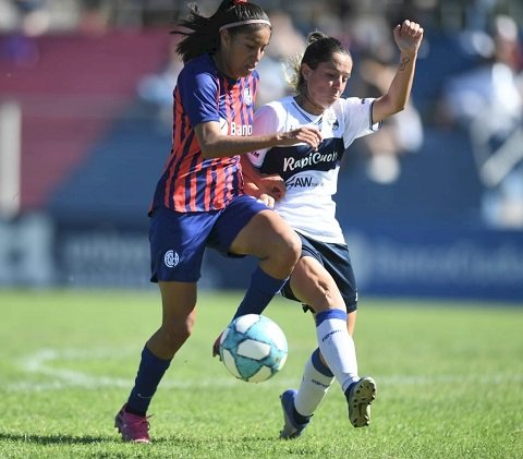 Fútbol femenino: COMENZÓ EL TORNEO APERTURA 2021