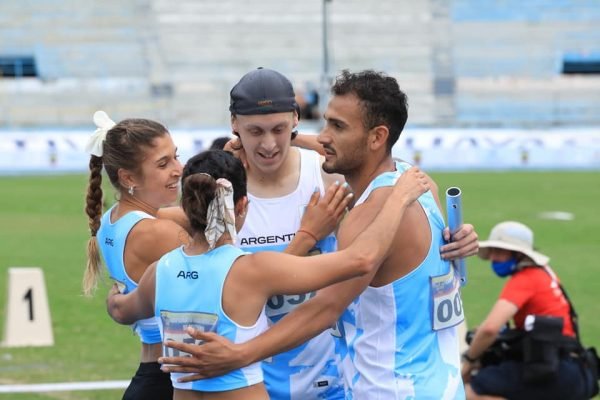 Atletismo: MEDALLA DE PLATA PARA LA POSTA MIXTA 4X400 EN EL SUDAMERICANO