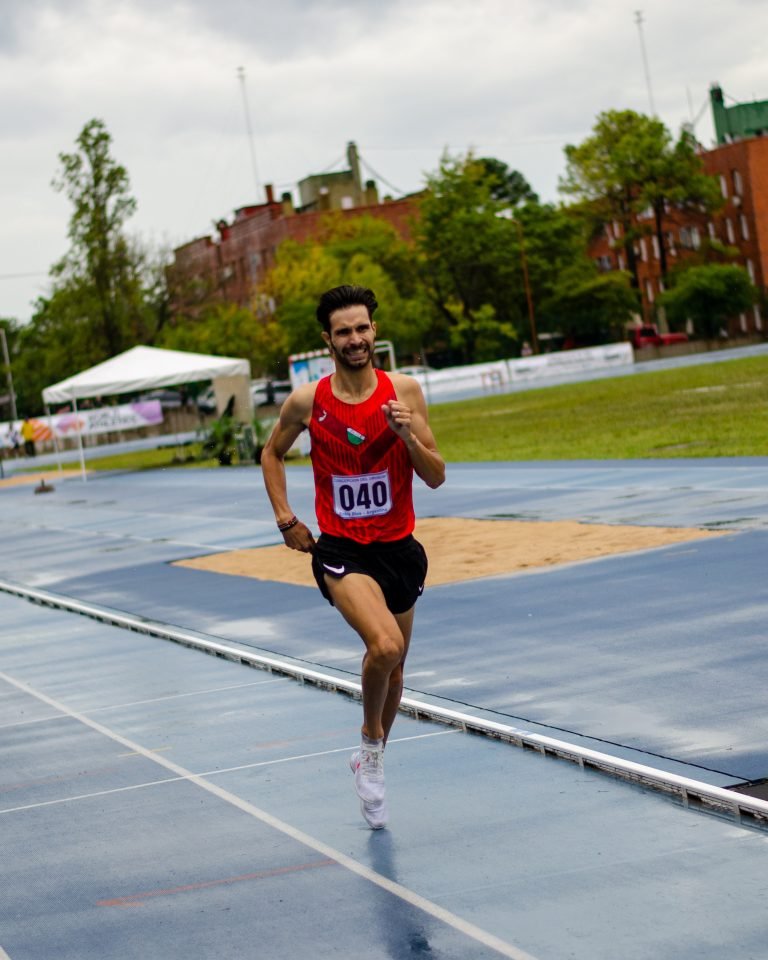 Atletismo: NI LA LLUVIA LOS PARA; GÓMEZ, BRUNO Y MOLINA LOS MEJORES DEL ARGENTINO