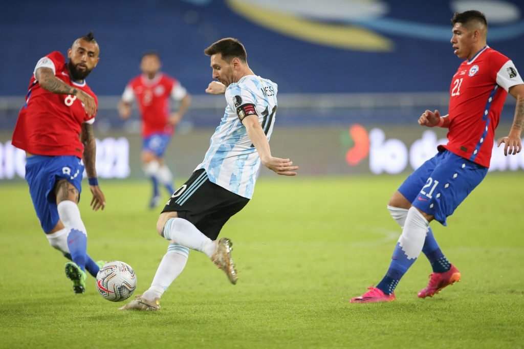 Fútbol masculino: EN EL INICIO DE LA COPA AMÉRICA, ARGENTINA "SE DUERME" EN EL DEBUT ANTE CHILE