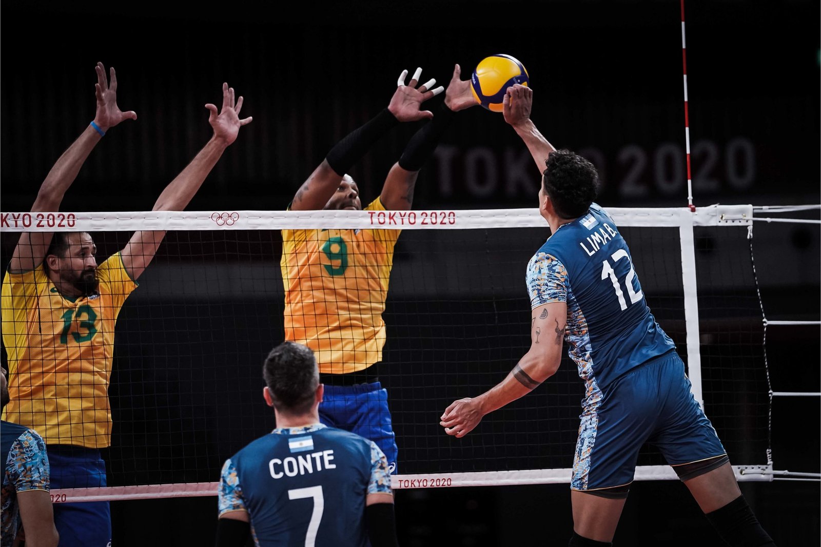 JJOO Tokio 2020: VOLEY MASCULINO | BRILLANTE ACTUACIÓN DE ARGENTINA QUE CAYÓ 3-2 ANTE BRASIL