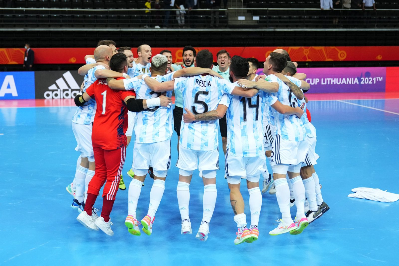 Futsal masculino: ARGENTINA DERROTÓ A BRASIL EN EL MUNDIAL Y ES FINALISTA