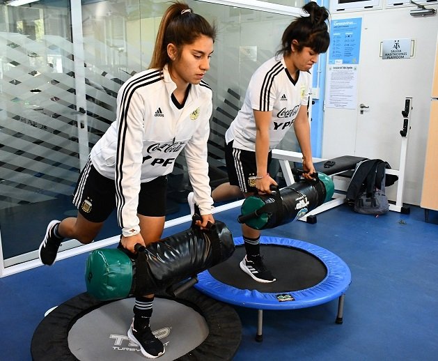Fútbol femenino: ARGENTINA Y BRASIL SE ENFRENTAN EN EL PRIMER AMISTOSO DE LA FECHA FIFA