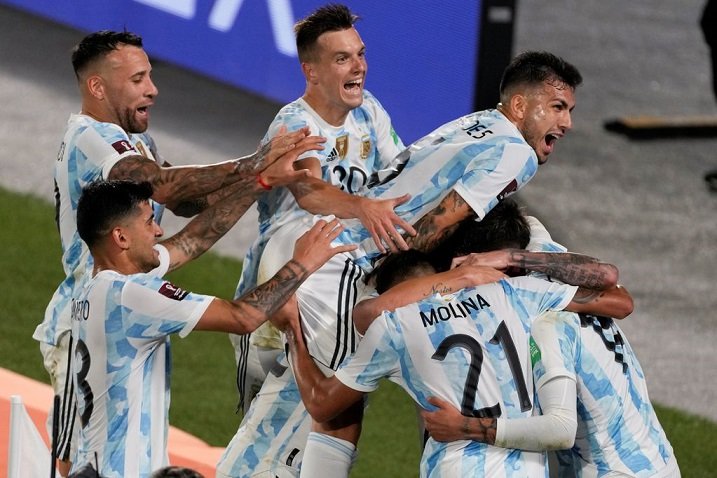 Fútbol masculino: ARGENTINA GOLEÓ A URUGUAY POR LA ELIMINATORIAS SUDAMERICANAS