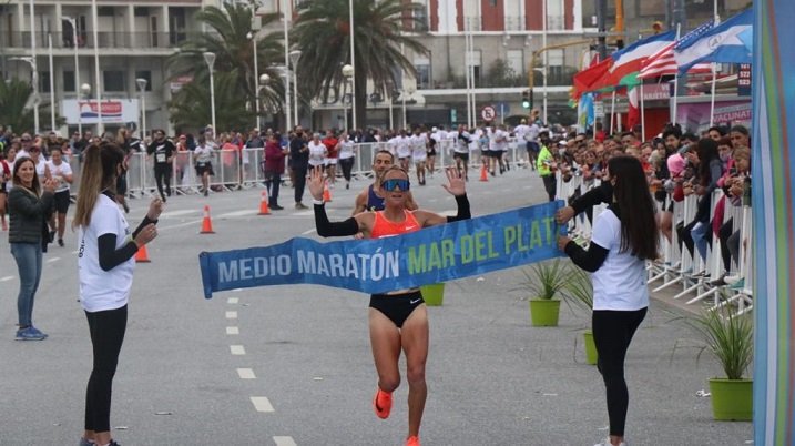 Atletismo: FLORENCIA BORELLI, MIGUEL MAZZA, MARIANA BORELLI, ULISES SANGUINETTI, EMANUEL MONJE Y JUANA ZUBERBUHLER, FESTEJARON EN MAR DEL PLATA