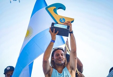 Surf: MARTÍN PÉREZ CAMPEÓN DE LONGBOARD EN EL ALAS LATIN TOUR