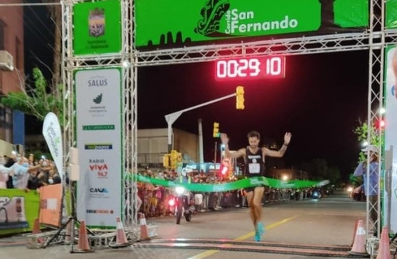 Altetlismo: FEDERICO BRUNO Y FLORENCIA BORELLI GANARON EN URUGUAY