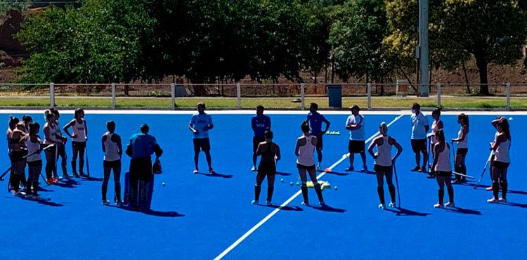 Hockey césped femenino: LAS LEONAS PUSIERON PRIMERA