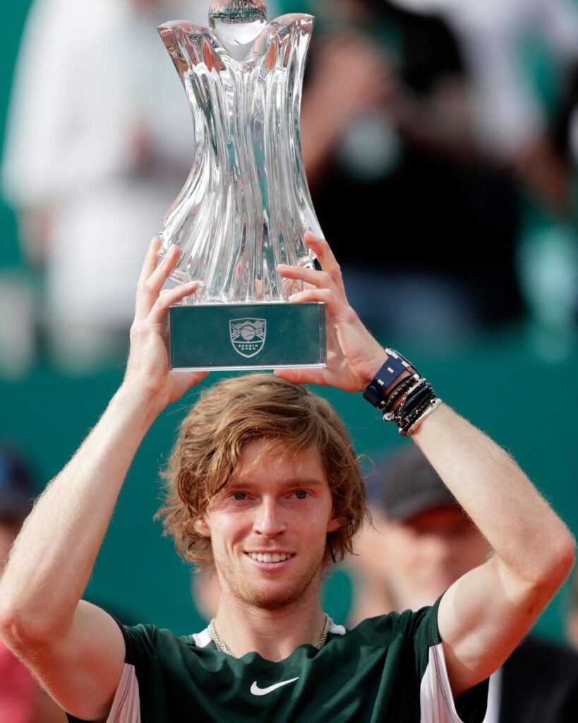 Tenis masculino: VOLVIÓ NOVAK DJOKOVIC PERO EL GANADOR FUE RUBLEV