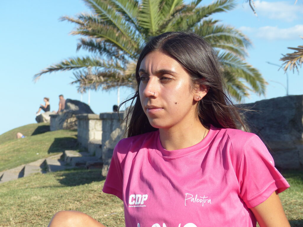 Sección "Con los pies en la tierra ....": MICAELA LEVAGGI, EL ATLETISMO DESDE LA ARENA AL MUNDO