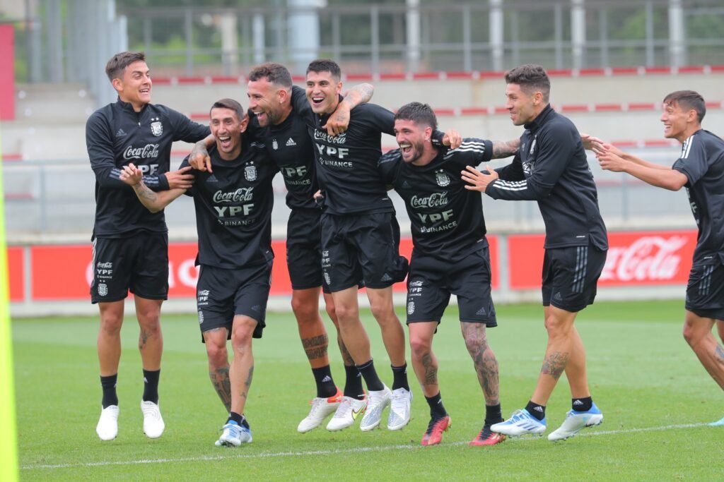 Fútbol masculino: ARGENTINA SE DESPIDE DE BILBAO Y YA PIENSA EN LA FINALISSIMA