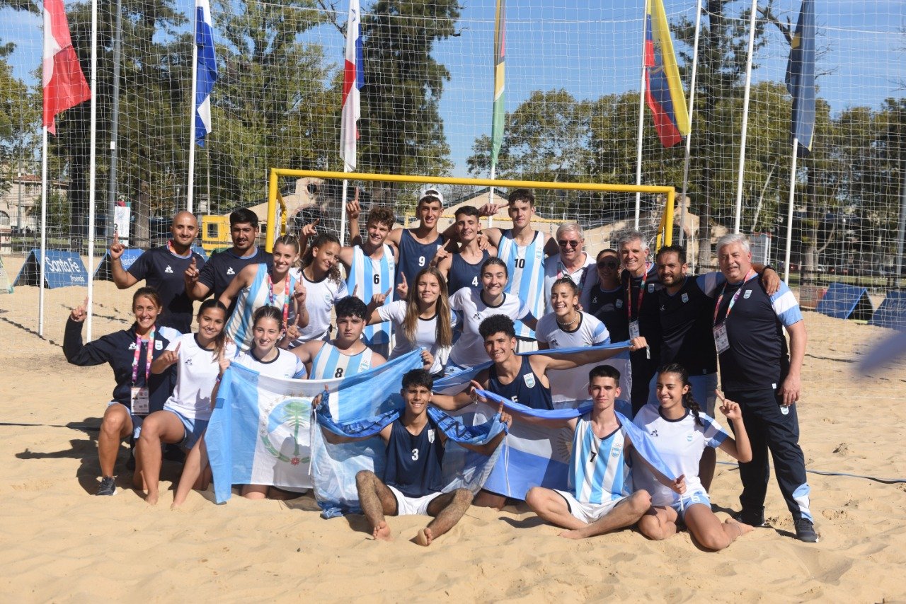 JSJ Rosario 2022: BEACH HANDBALL | DOBLE FESTEJO POR LOS OROS OBTENIDOS EN AMBAS RAMAS