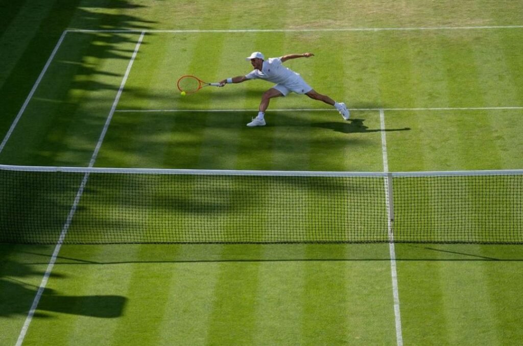Tenis: SCHWARTZMAN VA POR MÁS EN EL CÉSPED LONDINENSE