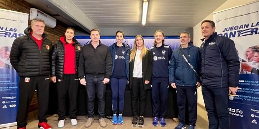 Voley femenino: PRESENTARON LOS AMISTOSOS QUE JUGARÁN LAS PANTERAS Y LA SELECCIÓN DE PERÚ