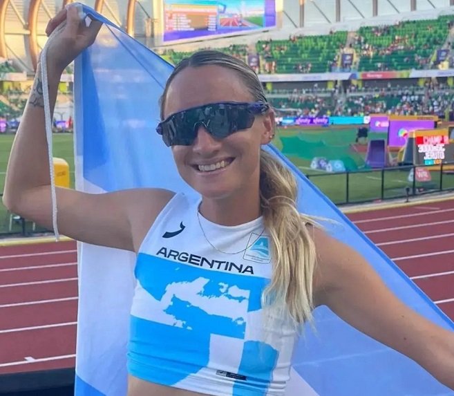 Atletismo: FLOR BORELLI CON RÉCORD SUDAMERICANO DE 3.000 Y CASETTA TAMBIÉN DEBAJO DE NUEVE MINUTOS ′