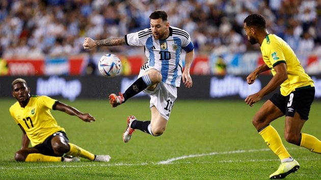 Fútbol masculino: ARGENTINA GOLEÓ A JAMAICA CON UN DOBLETE DE MESSI
