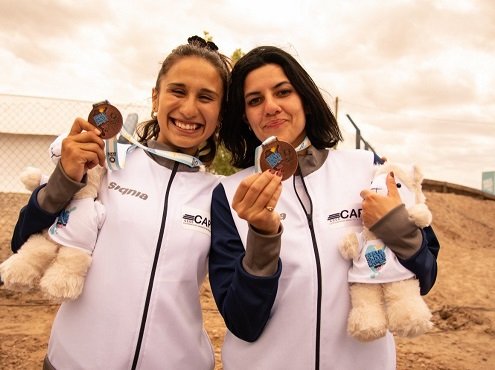Patín: NATALÍ ROLÓN Y SOL CARBAJAL FUERON BRONCE EN SKATE CROSS POR EQUIPOS