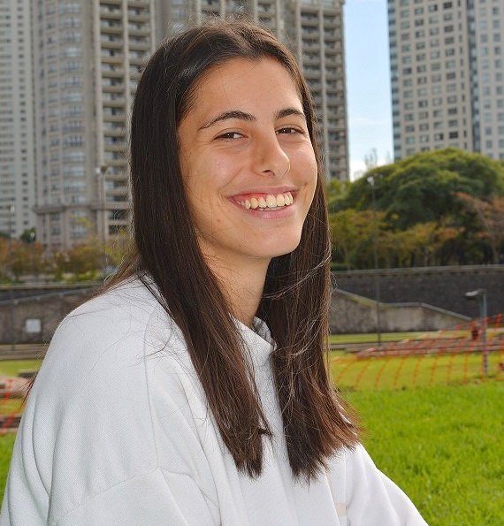 Sección "Con los pies en la tierra ..... ": MICAELA CORIMBERTO, EMOCIÓN Y PASIÓN POR EL BEACH HANDBALL