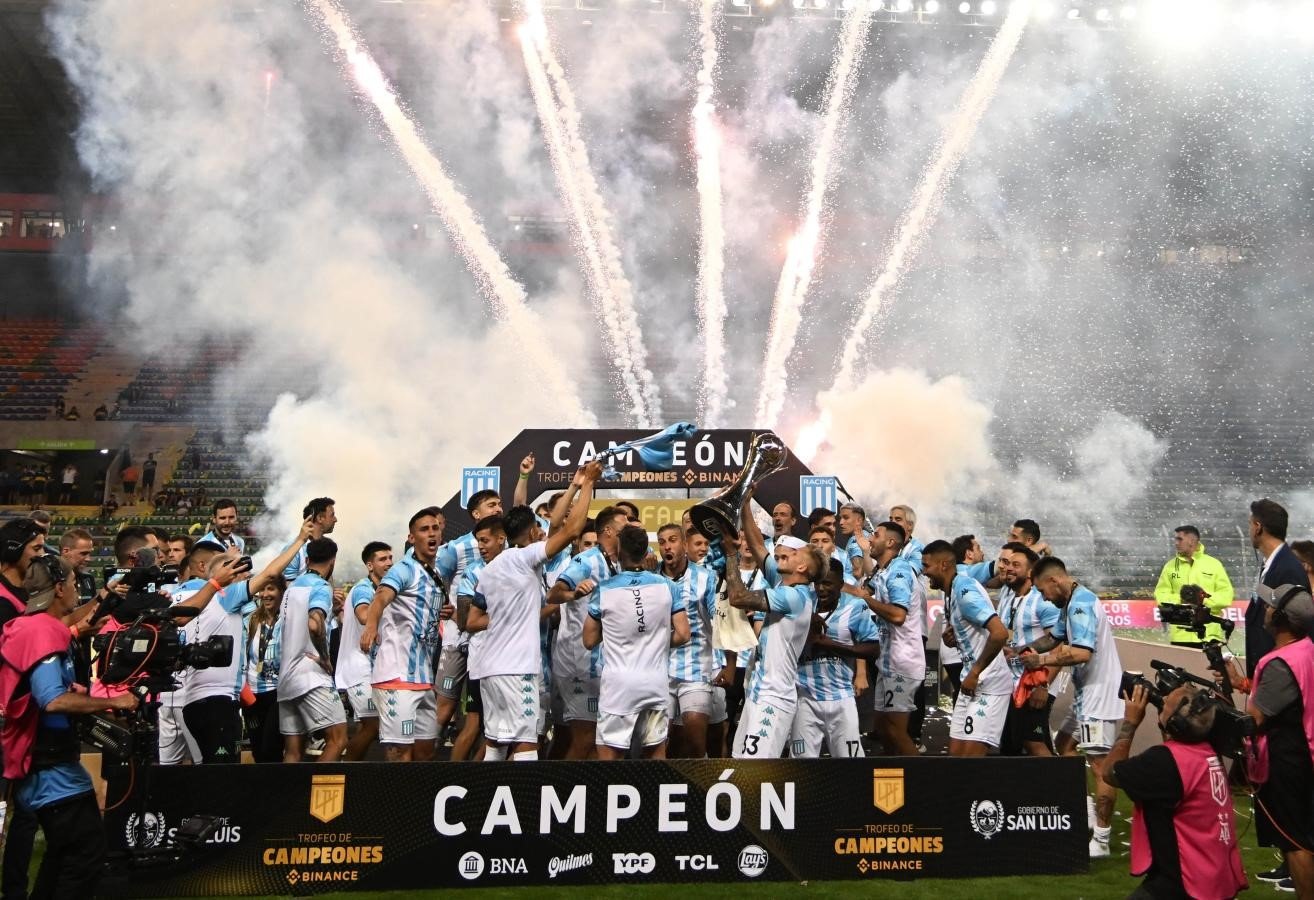 Fútbol masculino: TROFEO DE CAMPEONES | RACING CAMPEÓN
