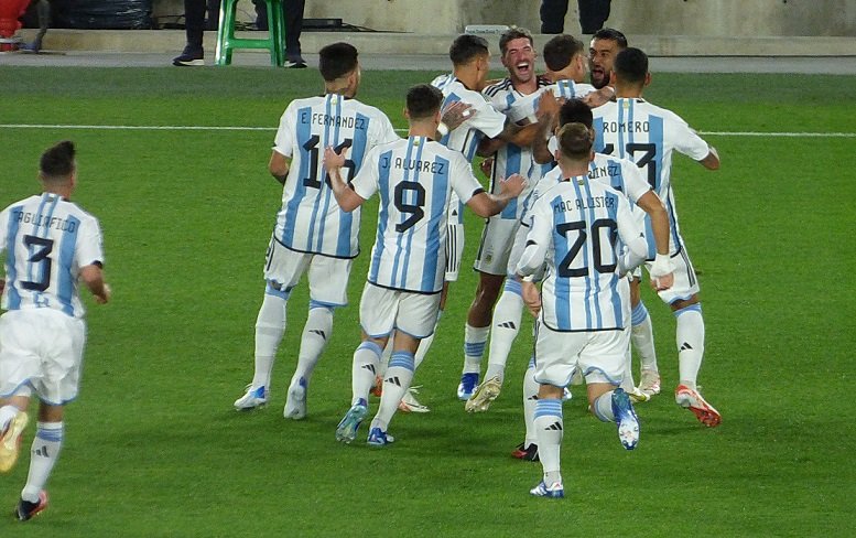 Fútbol masculino: ELIMINATORIAS | ARGENTINA VENCIÓ A PARAGUAY CON UNA GRAN DEMOSTRACIÓN FUTBOLÍSTICA EN EL PRIMER TIEMPO